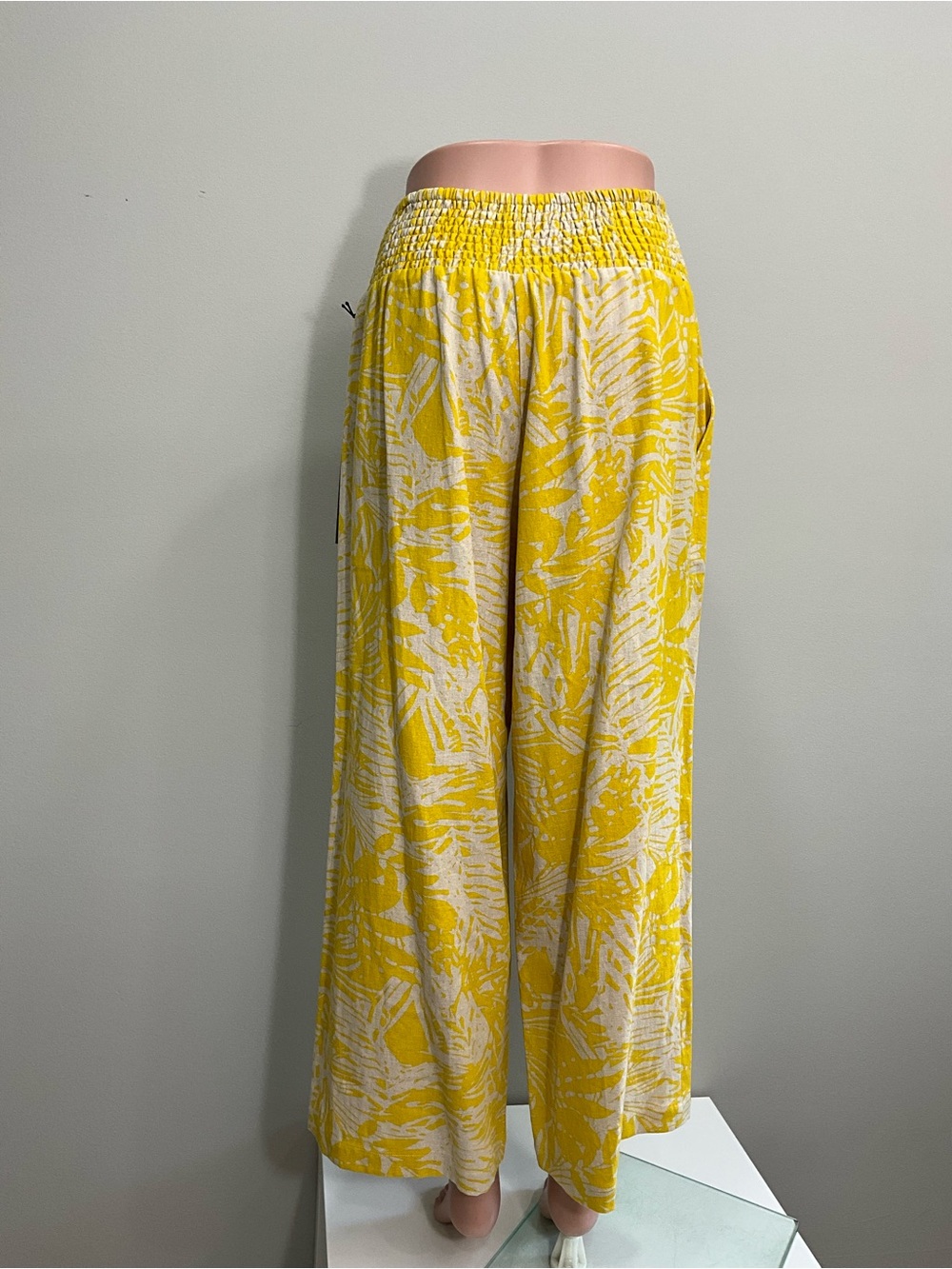 Tahari Yellow and White Wide Leg Pants - Picture 4 of 11